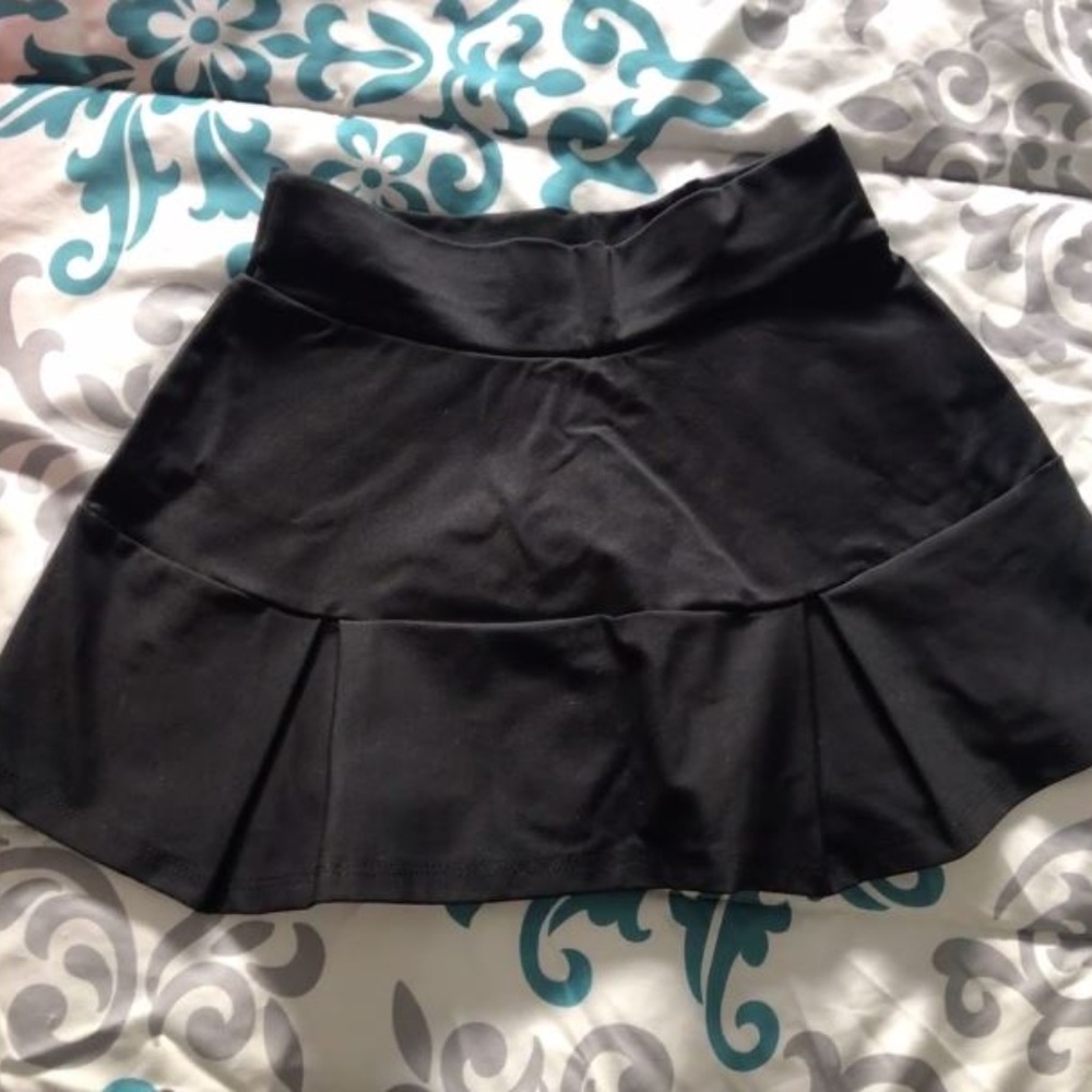 Black Skort